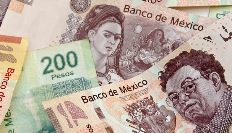 Peso cae 1,9% ante el dólar, tras datos inflacionarios de EEUU