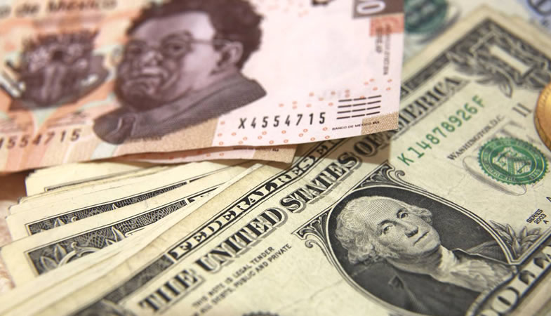 Peso modera alza y cierra sobre los 19.36