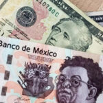 Peso mexicano se aprecia frente al dólar ante datos inflacionarios de la FED